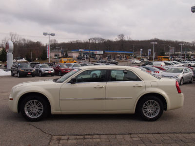 2009 Chrysler 300  LX