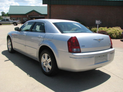 2005 Chrysler 300  Touring