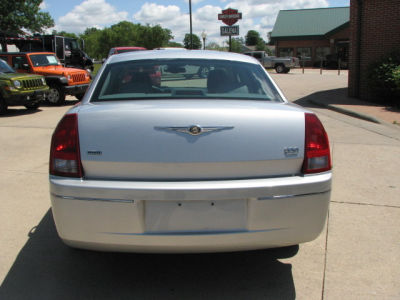 2005 Chrysler 300  Touring