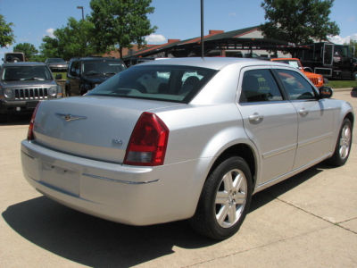 2005 Chrysler 300  Touring