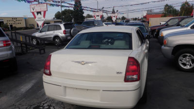 2005 Chrysler 300  Touring
