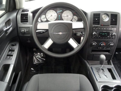 2008 Chrysler 300  LX