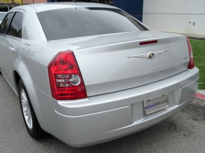 2008 Chrysler 300  LX