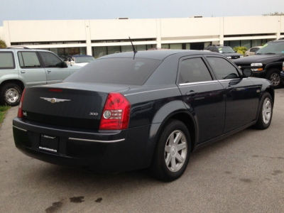 2008 Chrysler 300  LX