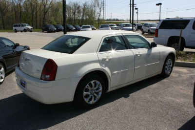 2006 Chrysler 300  Base