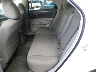 2009 Chrysler 300  LX