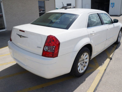 2008 Chrysler 300  LX