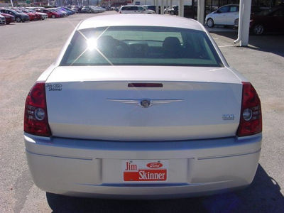 2009 Chrysler 300  LX