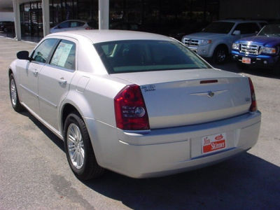 2009 Chrysler 300  LX