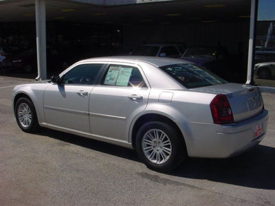 2009 Chrysler 300  LX