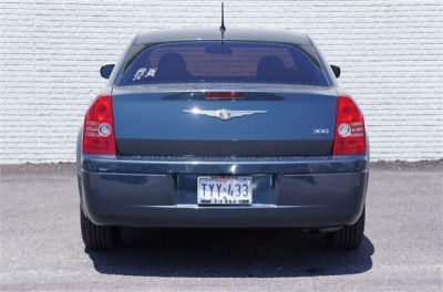 2008 Chrysler 300  LX