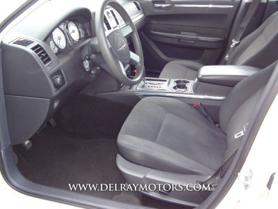 2009 Chrysler 300  LX