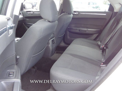2009 Chrysler 300  LX
