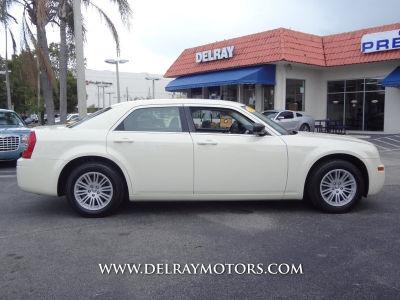 2009 Chrysler 300  LX