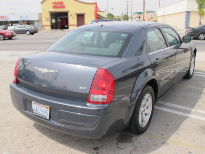 2007 Chrysler 300 Base