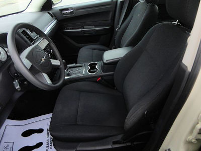 2008 Chrysler 300  LX