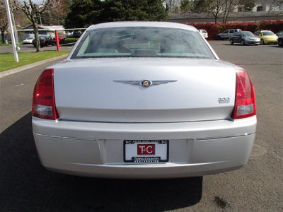 2005 Chrysler 300  Touring
