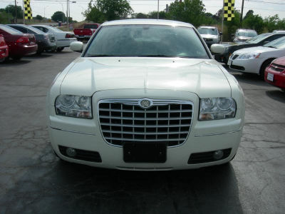 2005 Chrysler 300  Touring