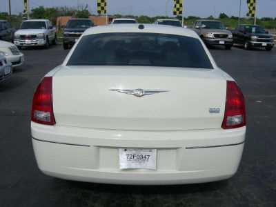 2005 Chrysler 300  Touring
