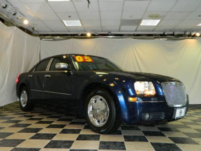 2005 Chrysler 300  Touring