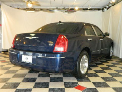 2005 Chrysler 300  Touring