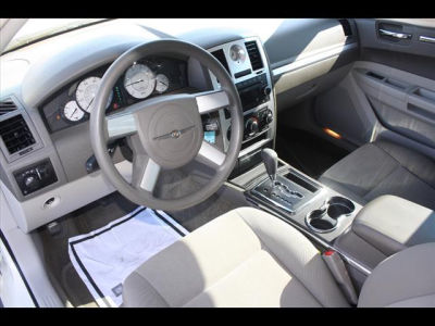 2009 Chrysler 300  LX