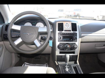 2009 Chrysler 300  LX