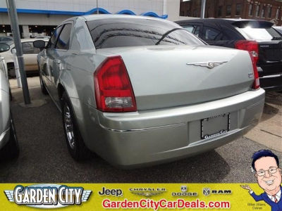 2005 Chrysler 300  Touring