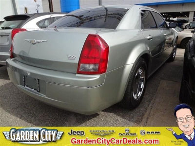 2005 Chrysler 300  Touring