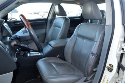 2005 Chrysler 300  300 Touring