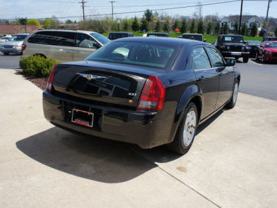 2007 Chrysler 300  Base