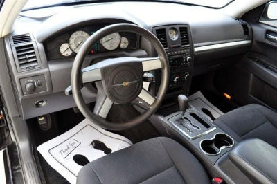 2008 Chrysler 300  LX