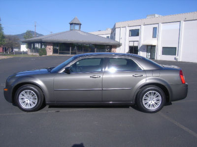 2008 Chrysler 300  LX