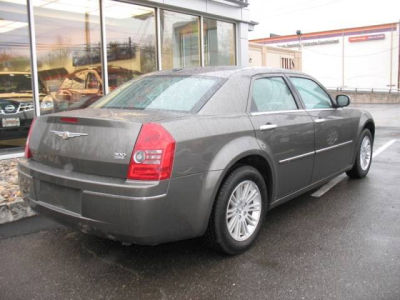 2010 Chrysler 300  Touring