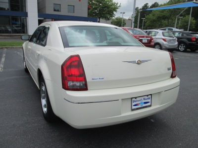 2005 Chrysler 300  Touring