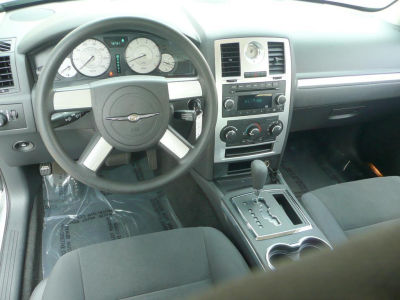 2010 Chrysler 300  Touring