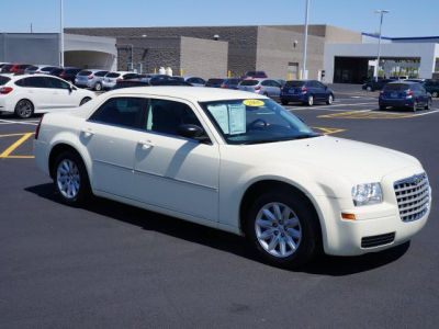 2008 Chrysler 300  LX