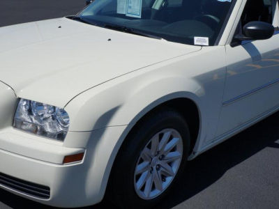 2008 Chrysler 300  LX