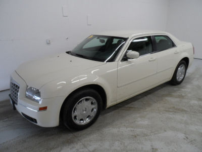 2005 Chrysler 300  Touring