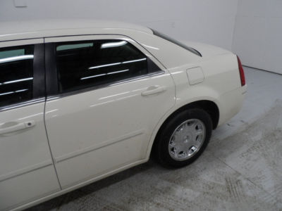2005 Chrysler 300  Touring