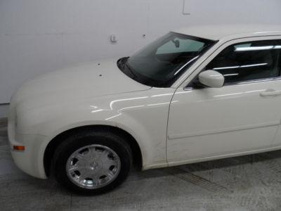2005 Chrysler 300  Touring