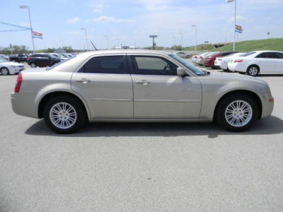 2008 Chrysler 300  LX