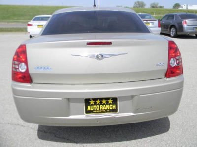 2008 Chrysler 300  LX