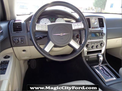 2005 Chrysler 300  Touring