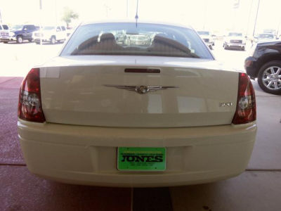 2008 Chrysler 300  LX