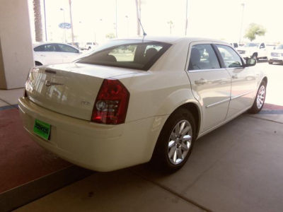 2008 Chrysler 300  LX