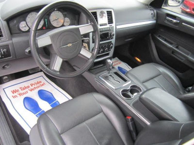 2010 Chrysler 300  Touring