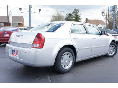 2005 Chrysler 300  Touring