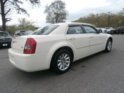 2008 Chrysler 300  LX