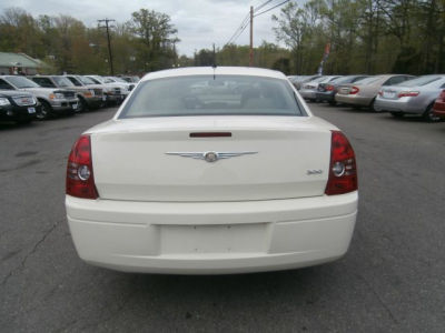 2008 Chrysler 300  LX